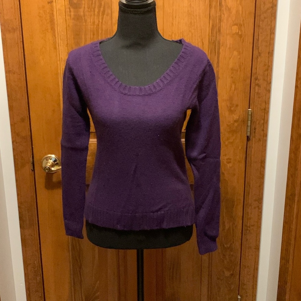 Apostrophe women’s sweater, size Medium, purple